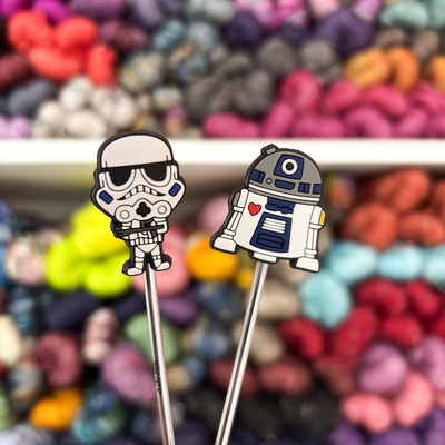 R2 - C2 y Stormtrooper